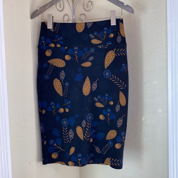 LuLaRoe Dresses & Skirts - LulaRoe boho print pencil skirt